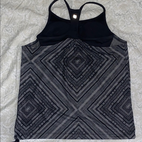 Fabletics 2 in 1 sports bra top - Picture 2 of 4